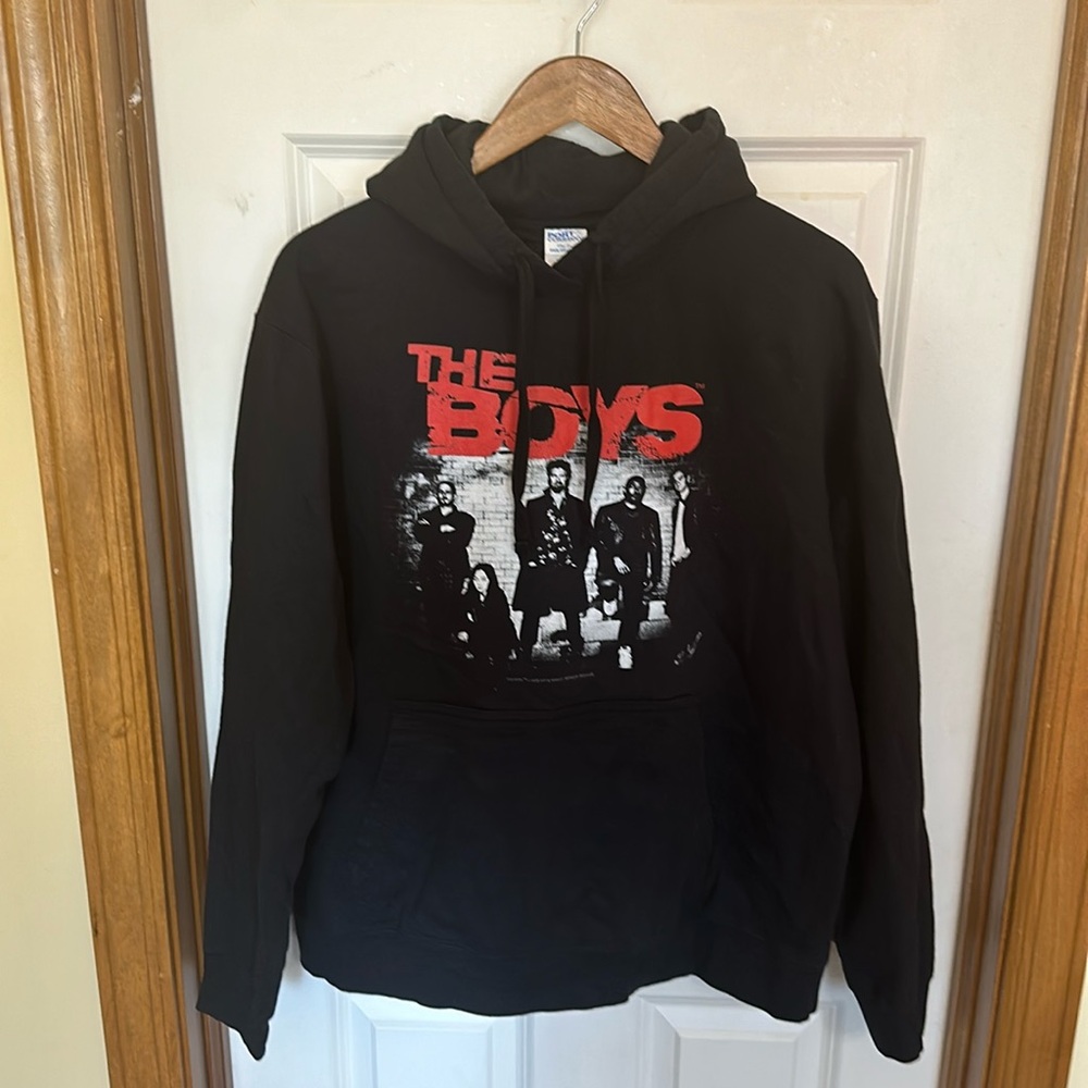Amazon Prime The Boys Graffitti group photo sweatshirt size Large